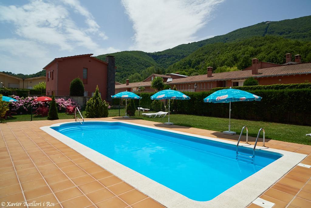 Apartamentos Fonda Finet Sant Feliu De Pallerols Bagian luar foto