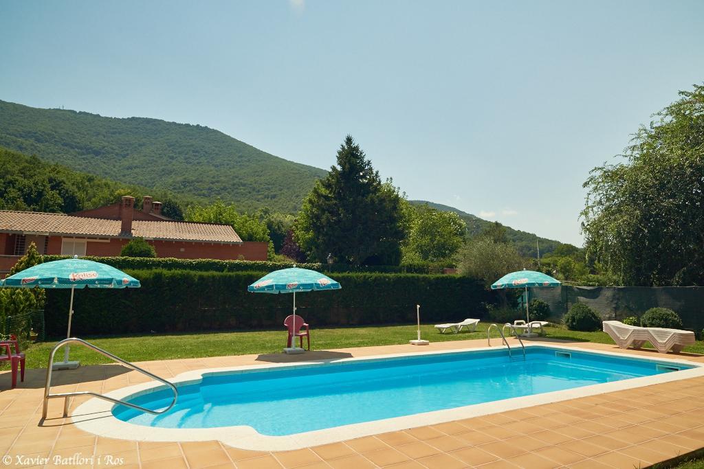 Apartamentos Fonda Finet Sant Feliu De Pallerols Bagian luar foto