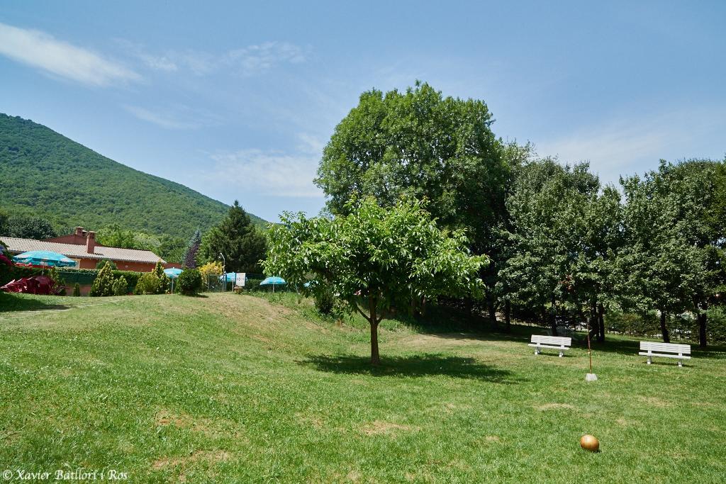 Apartamentos Fonda Finet Sant Feliu De Pallerols Bagian luar foto