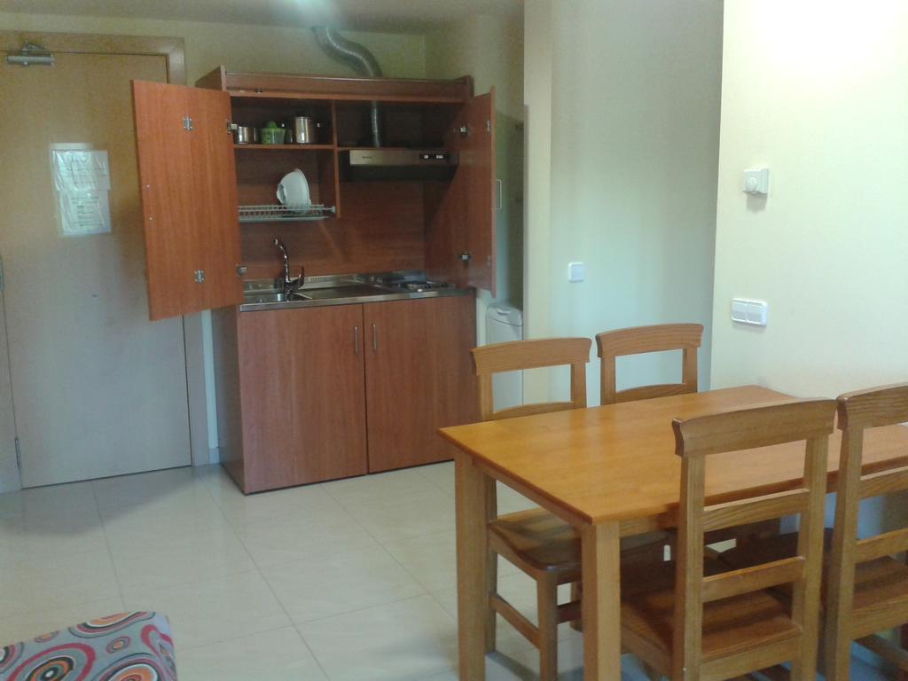 Apartamentos Fonda Finet Sant Feliu De Pallerols Bagian luar foto