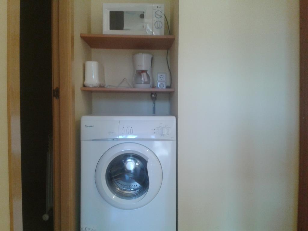 Apartamentos Fonda Finet Sant Feliu De Pallerols Ruang foto